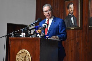 El presidente del Instituto Duartiano, Wilson Gómez Ramírez, interviene en el acto.