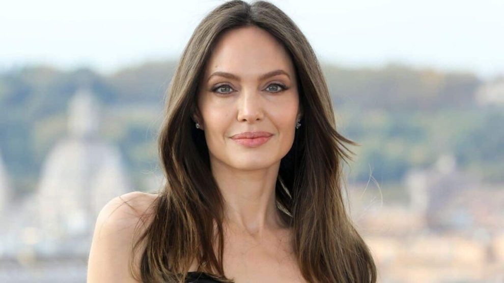 Angelina jolie pone a la venta su mansion en los angeles 987f9127 focus 0 0 1200