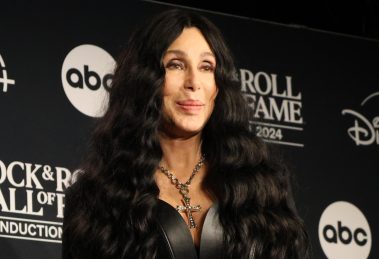 Cher cumple 80 años desafiando el tiempo como gran diva de la cultura pop