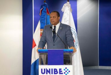 Director de pro consumidor en conferencia en unibe 1536x722