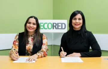 Foto 1 Las presidentas de Ecored y Wca RD Christy Luciano y Tania de Leon el acuerdo 360x240