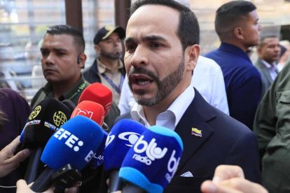 Principal candidato derechista de colombia dice que atacara aviones 0595c331 focus 0 0 896