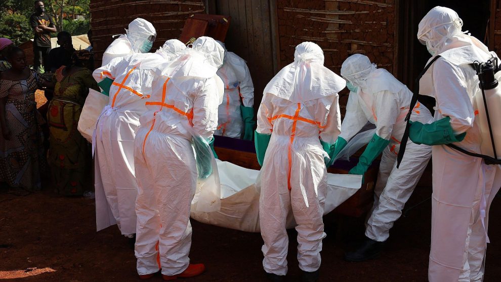 Aumenta a 930 la cifra de muertos por brote de ébola en el Congo