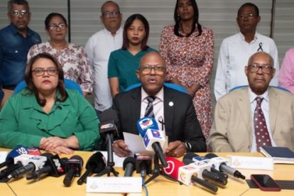 Luis A. Pena Nunez y otros dirigentes del CMD llaman a paro nacional