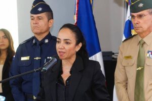 Ministra de Interior en la Fuerz (1)