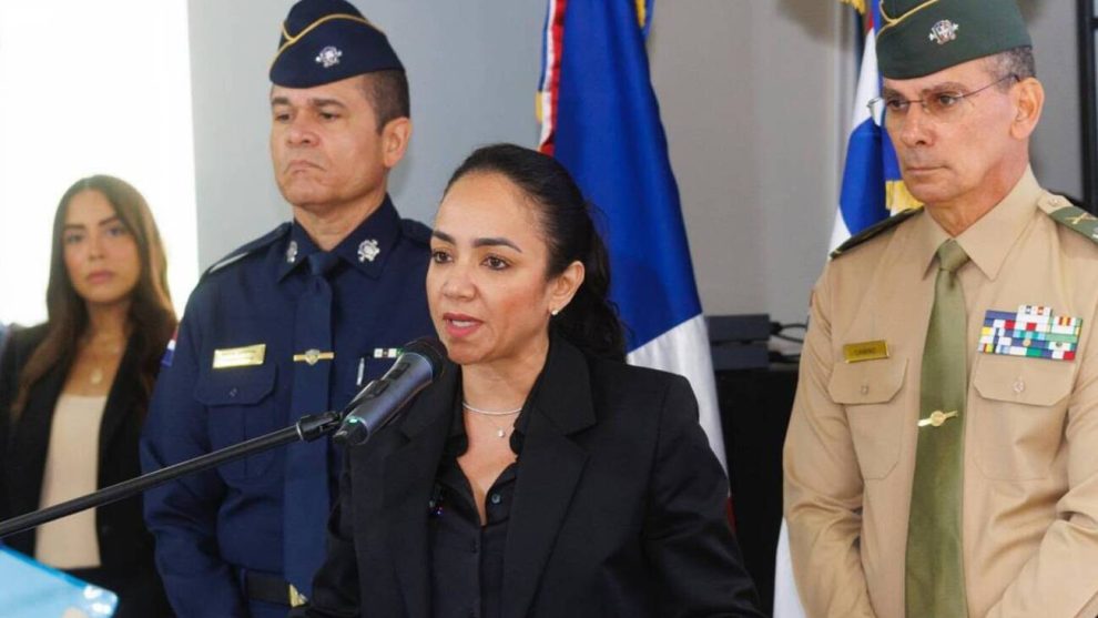 Ministra de Interior en la Fuerz (1)