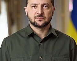 Volodymyr Zelensky 2022 official portrait (cropped)