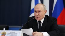 Putin exige actuar con firmeza ante los intentos de detención de cargueros