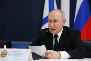 Putin exige actuar con firmeza ante los intentos de detención de cargueros