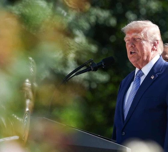Trump podio efe baad31b7983d10f4cac8709d1ae94038f79129b6w b324f32d focus 0.35 0.5 896