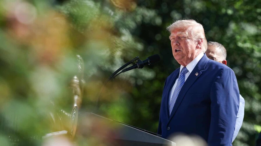 Trump podio efe baad31b7983d10f4cac8709d1ae94038f79129b6w b324f32d focus 0.35 0.5 896