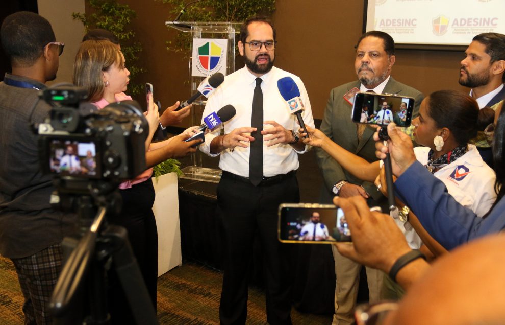Foto 2, Francisco Álvarez, en compañía Freddy González y Víctor Garrido