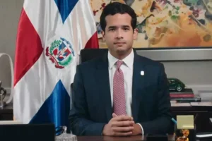 Omar Fernandez revela matricula de estudiantes haitianos crece en 180 mil estudiantes y mientras dominicana se reduce en 141 mil alumnos
