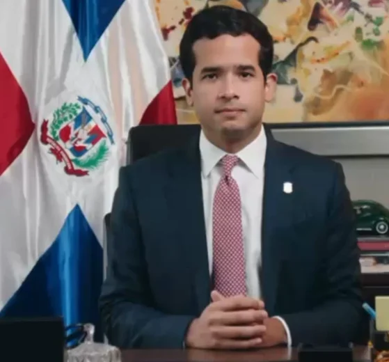 Omar Fernandez revela matricula de estudiantes haitianos crece en 180 mil estudiantes y mientras dominicana se reduce en 141 mil alumnos