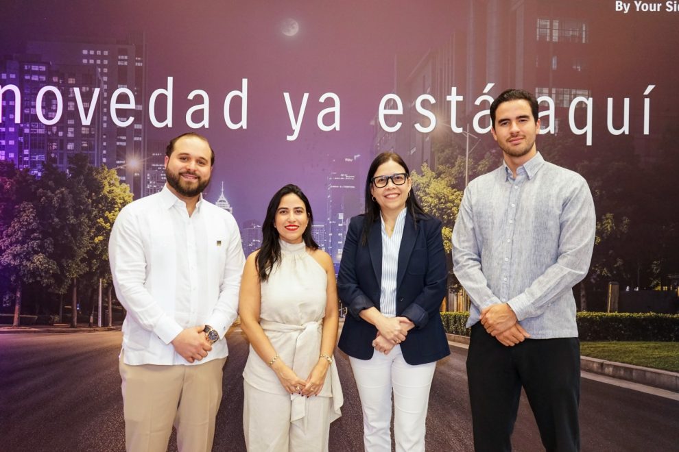 Vicente Chuan, Alejandra Santos, Marielly Figueroa y Sebastián Lotartaro.