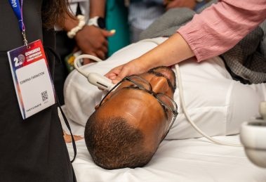 Prácticas de neurointervencionismo vascular en el congreso de la SDNINV.