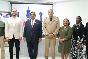 Foto 4, directivos Colegio Notarios y representantes entidades oficiales
