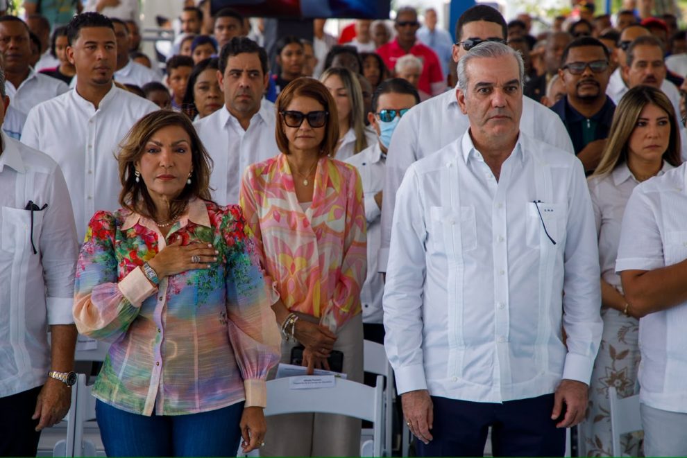 Geanilda Vásquez acompaña al Presidente Abinader en jornada de obras y acercamiento a las comunidades